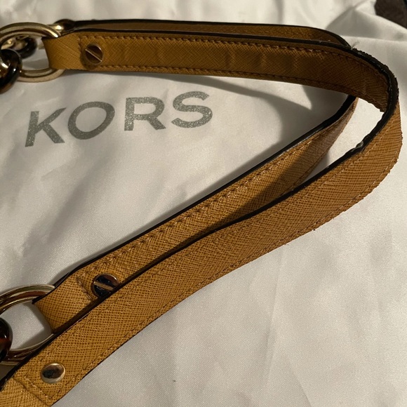 AUTHENTIC Michael Kors Tote - Picture 8 of 10